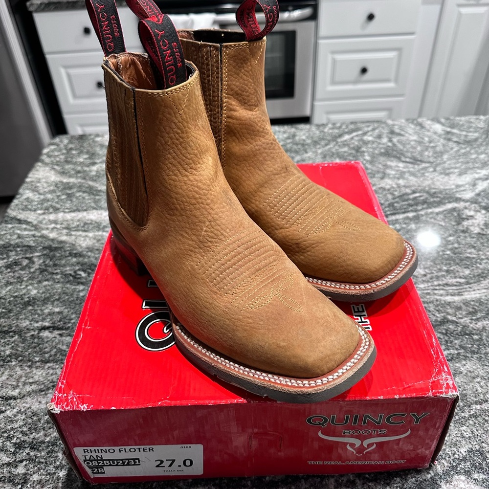 New bullskin boots 9 D